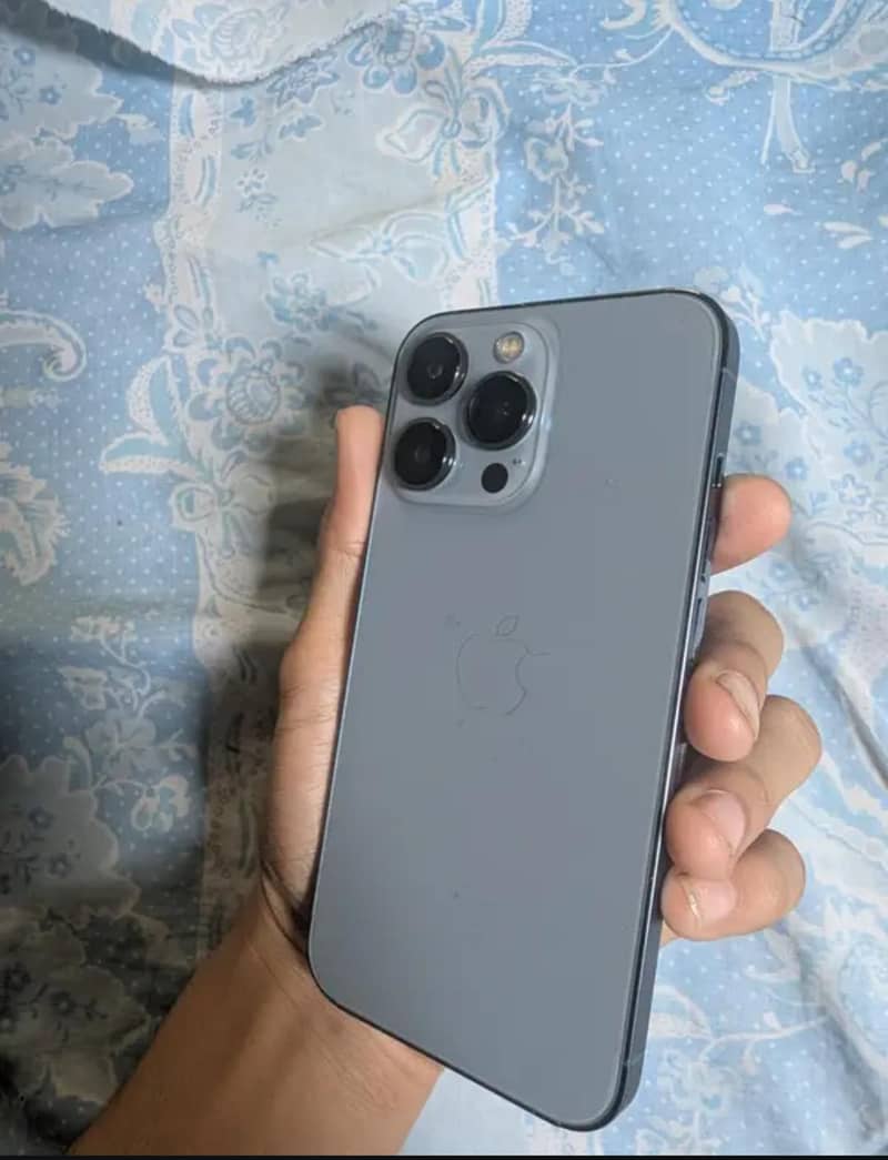 Apple iPhone 13 Pro 2