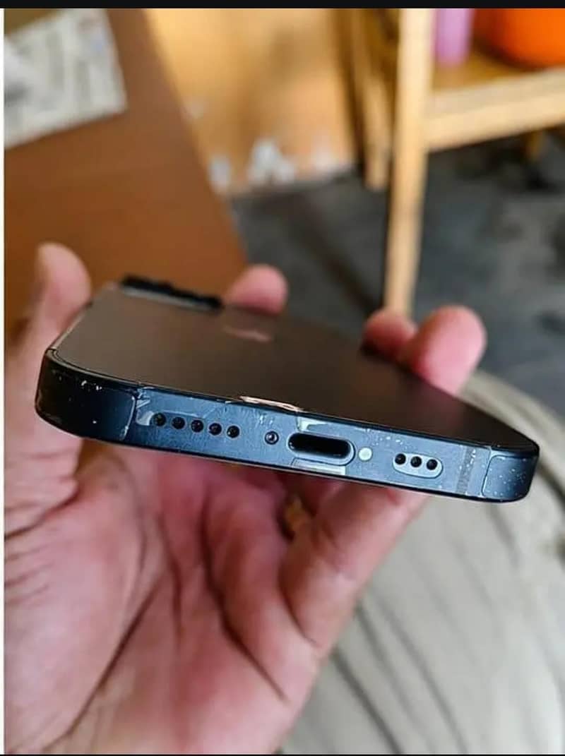 Apple iPhone 14 4