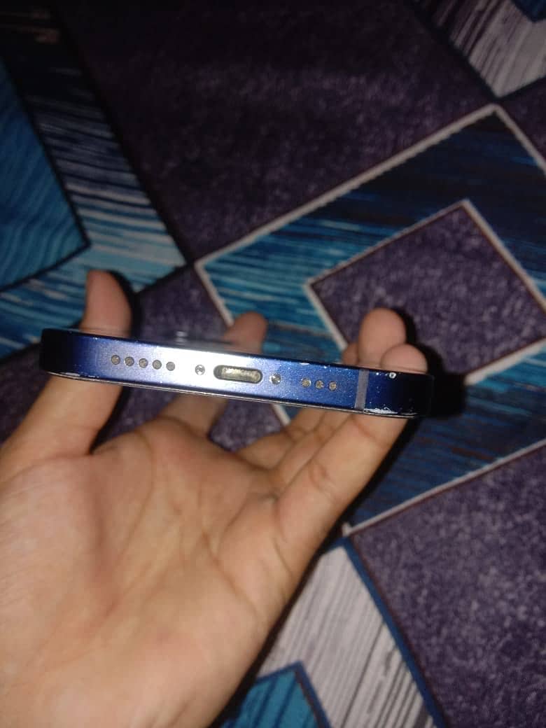 Apple iPhone 12 2