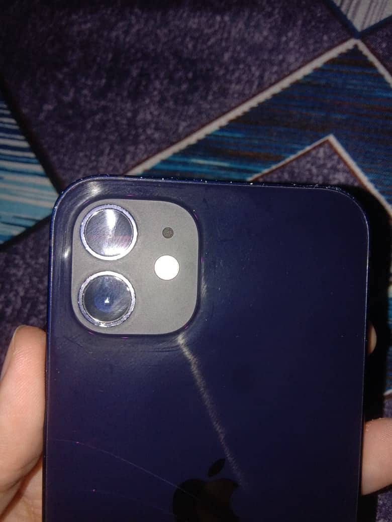 Apple iPhone 12 3