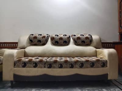 Sofa sett Argent for sale. Bilkul 10/10 condition. Rabtah 03095031806