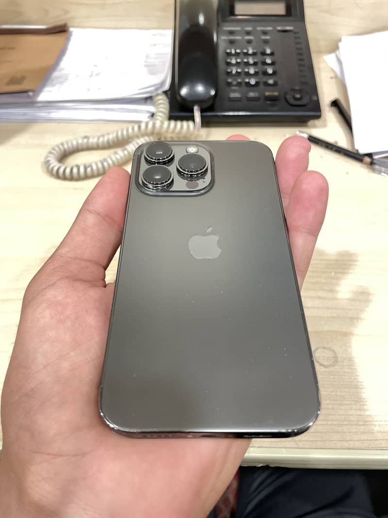 Apple iPhone 13 Pro 2