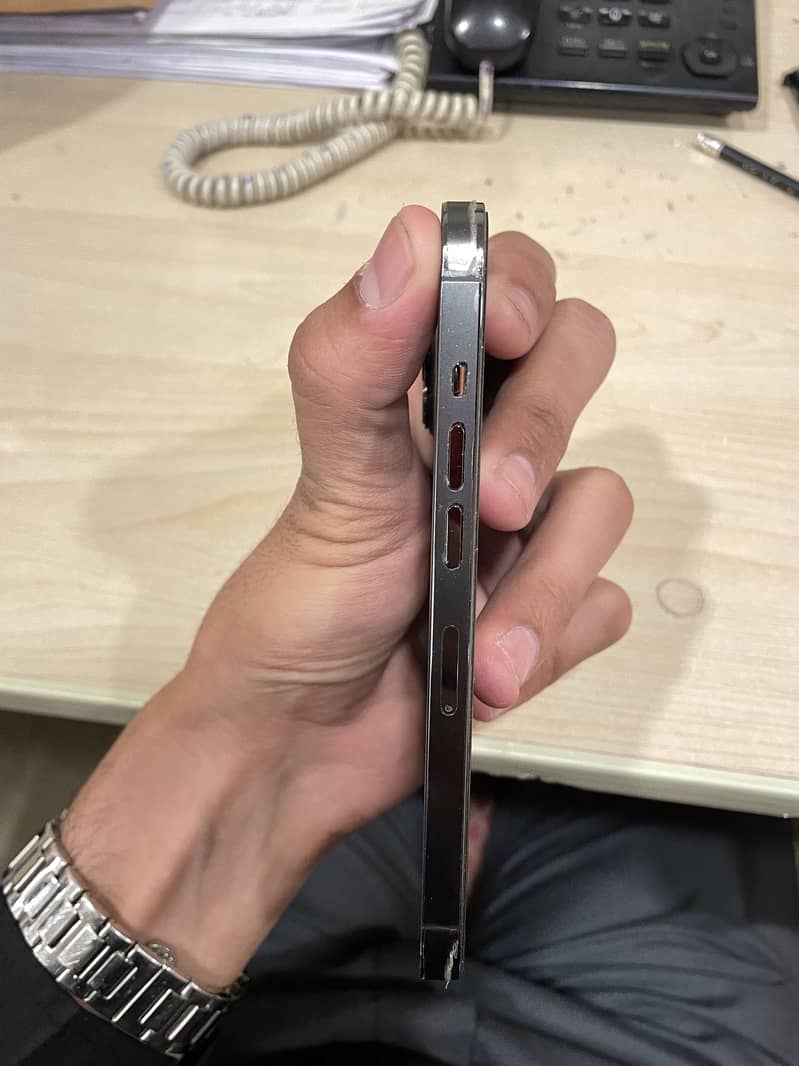 Apple iPhone 13 Pro 3