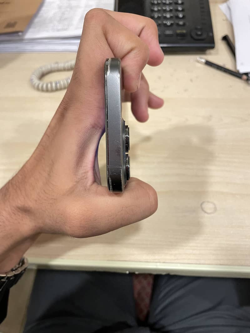 Apple iPhone 13 Pro 4