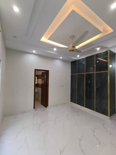 5 marla upper portion for rent New Lahore city near bahria town Lahore