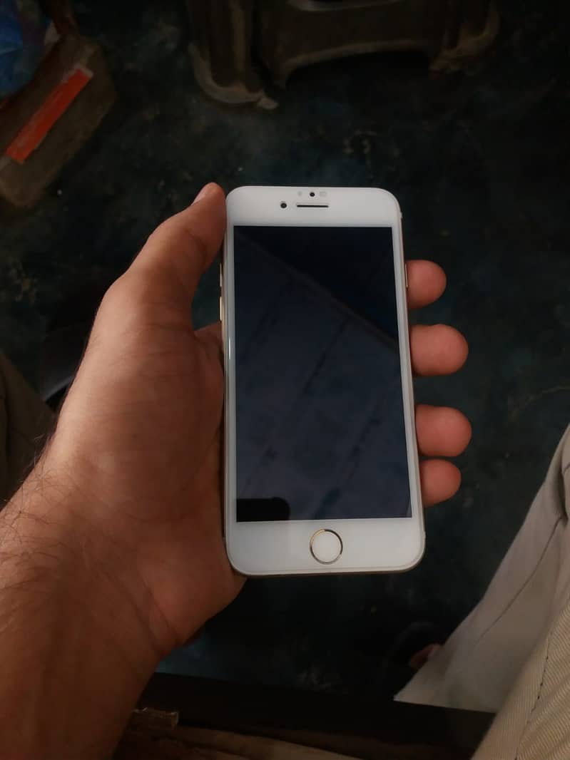 Apple iPhone 7 4