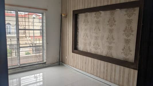 UPPER PORTION OF 10 MARLA LIKE A NEW EXCELLENT GOOD CONDITION HOUSE FOR RENT