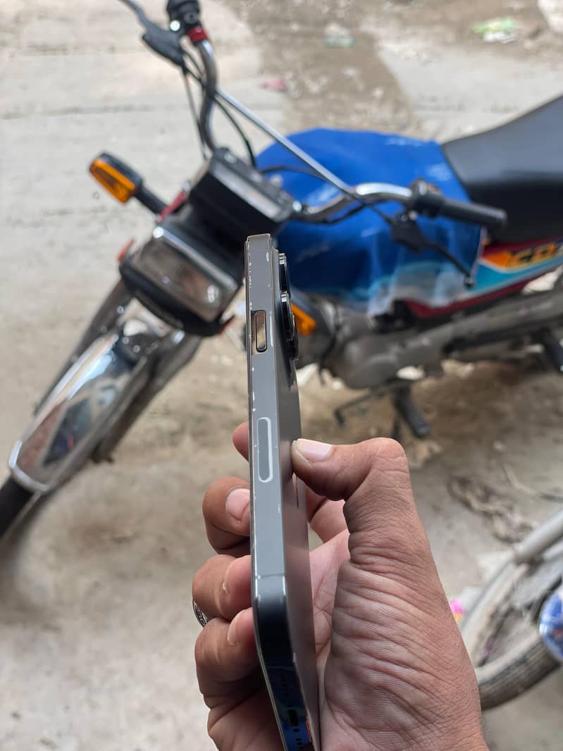 IPHONE 14 PRO MAX 4