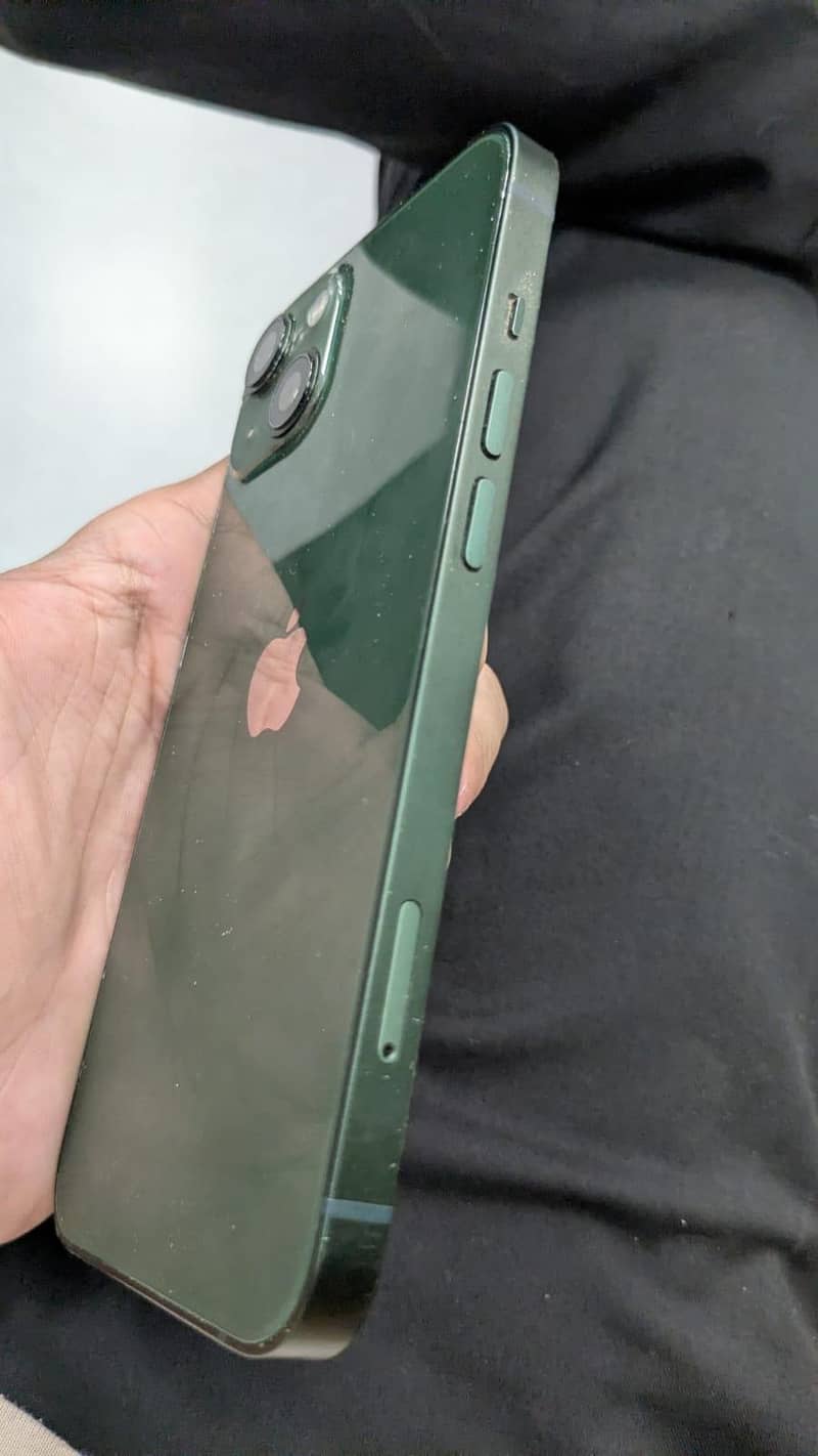 Apple iPhone 13 1