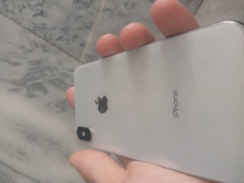 Apple iPhone X 5