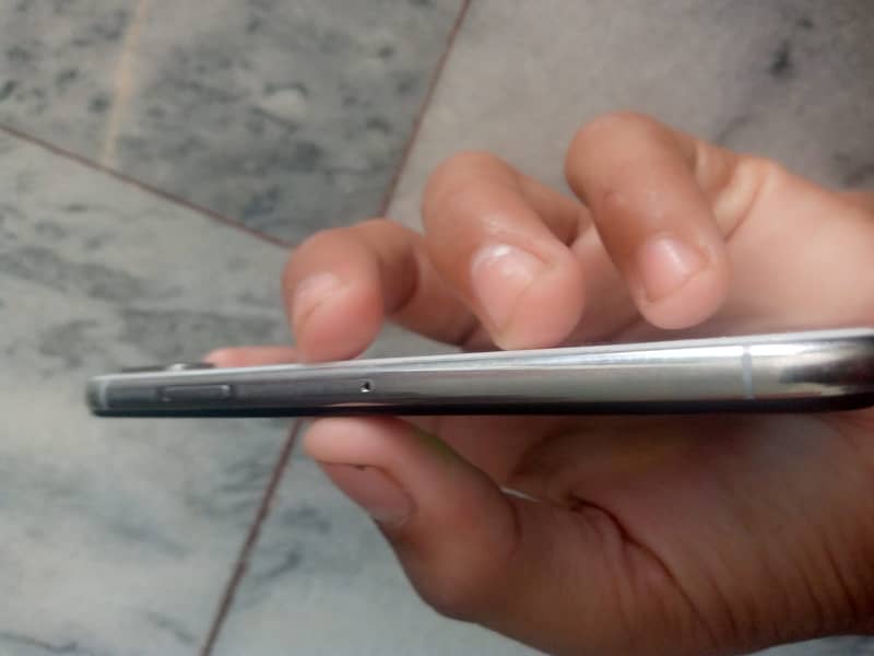 Apple iPhone X 6