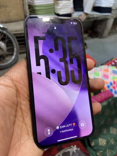 Apple iPhone 13