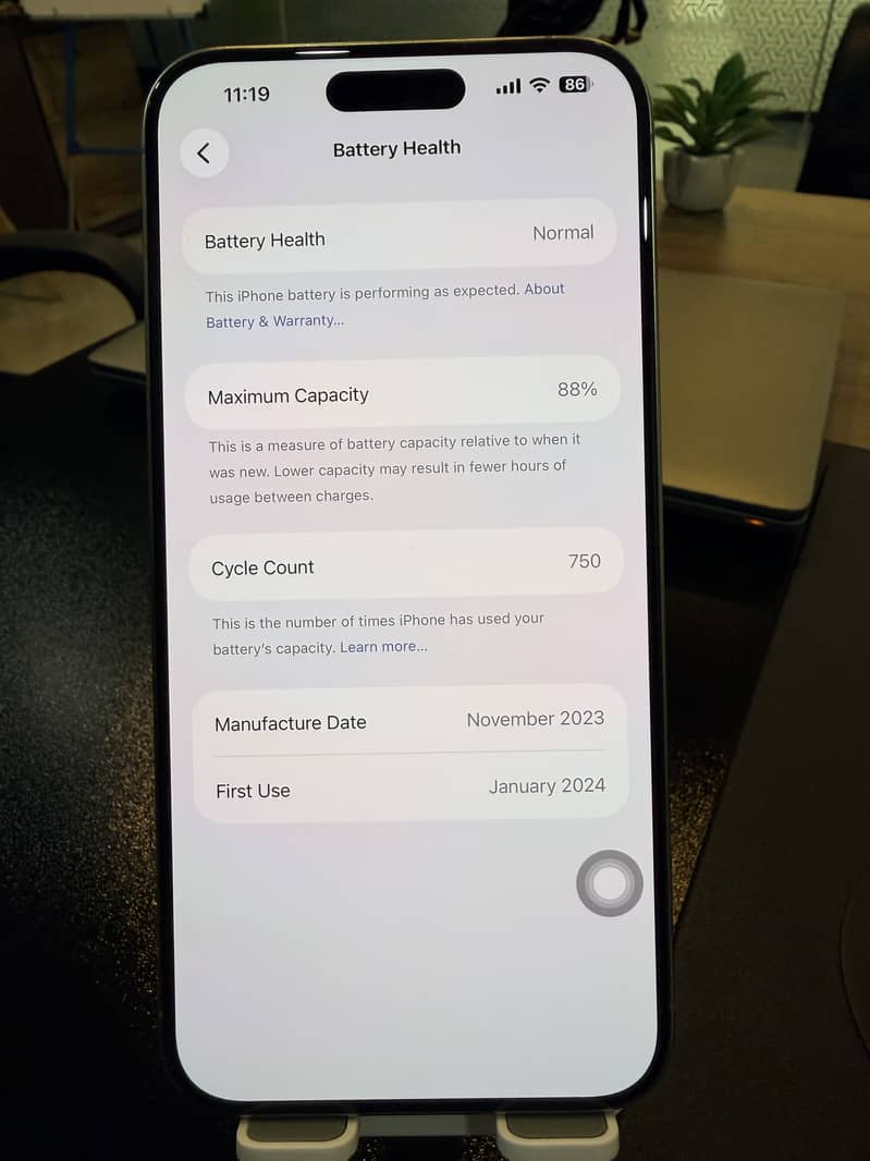 Apple iPhone 15 Pro Max 2