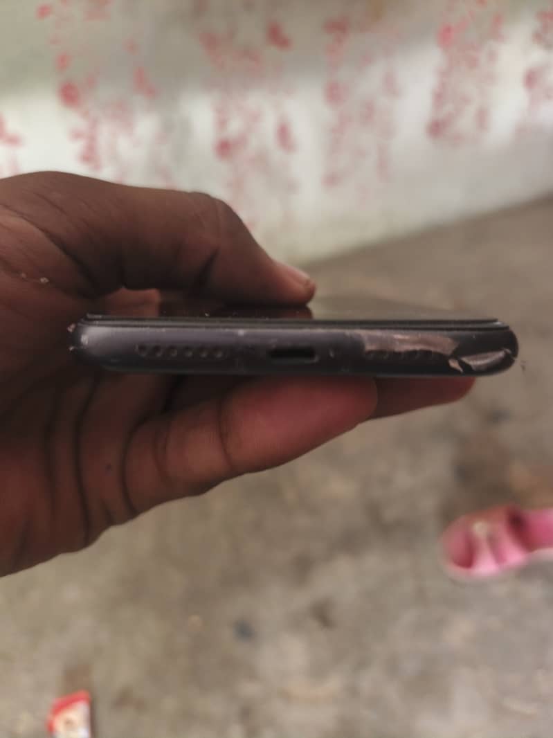 Apple iPhone 11 3