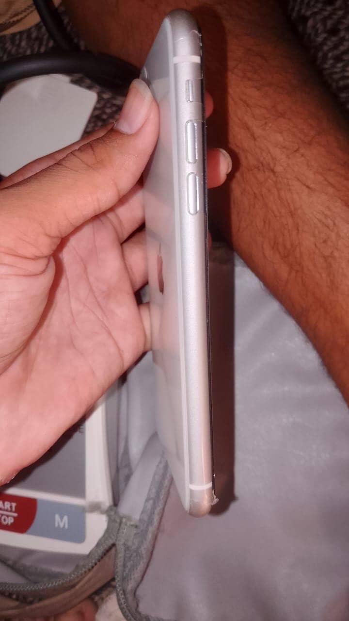 Apple iPhone 11 7