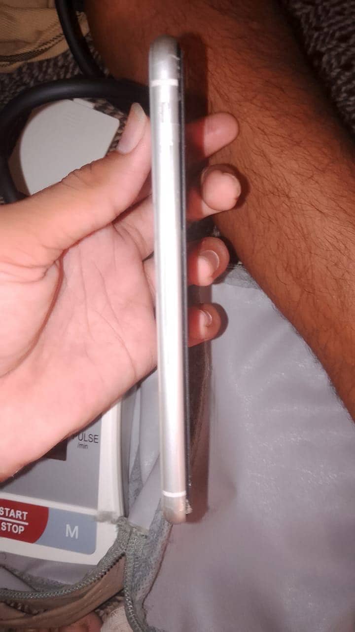 Apple iPhone 11 8