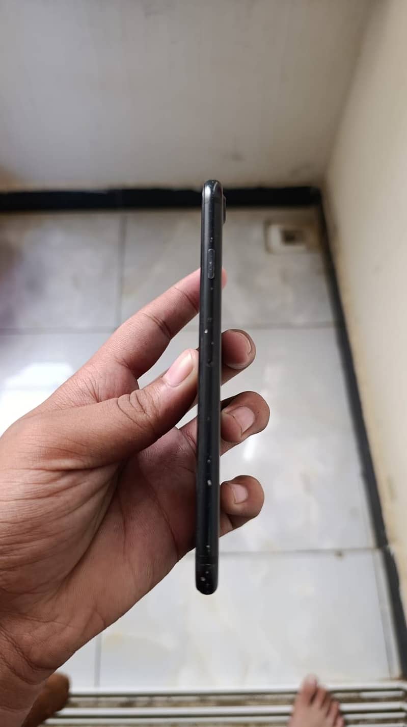 Apple iPhone 7 1