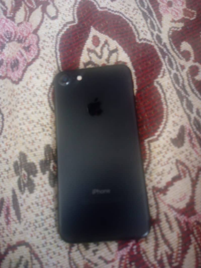 Apple iPhone 7 0