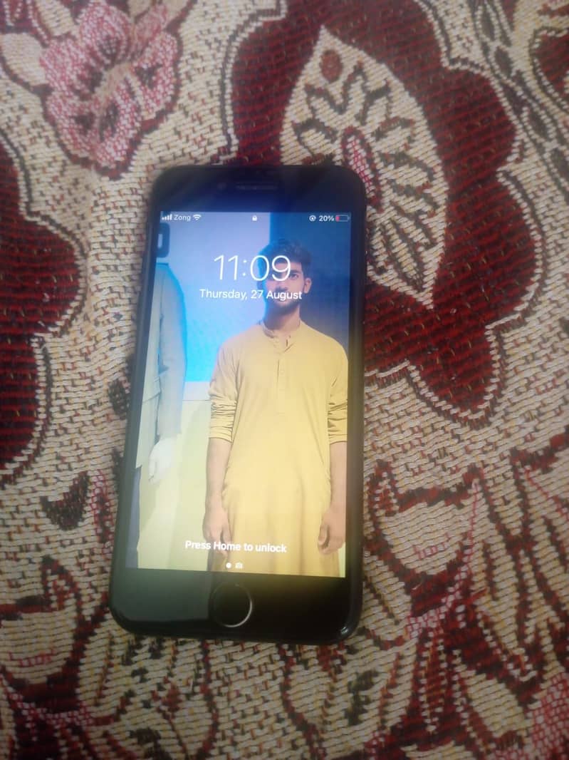 Apple iPhone 7 1