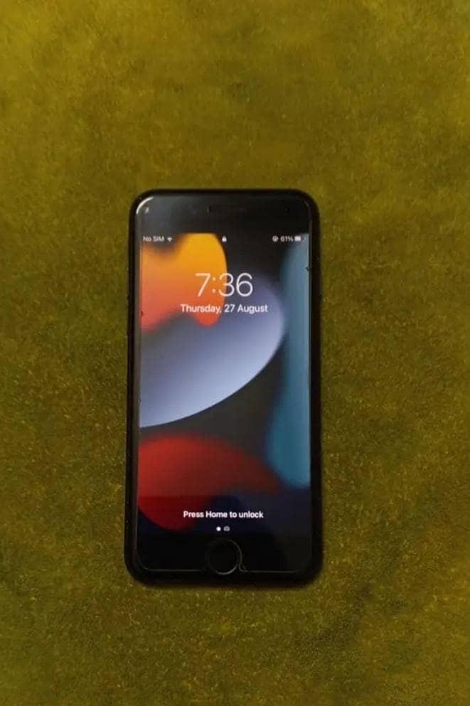 Apple iPhone 7 1
