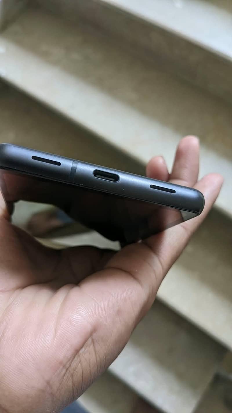 Google Pixel 7a 4