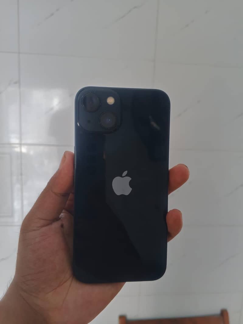 Apple iPhone 13 4