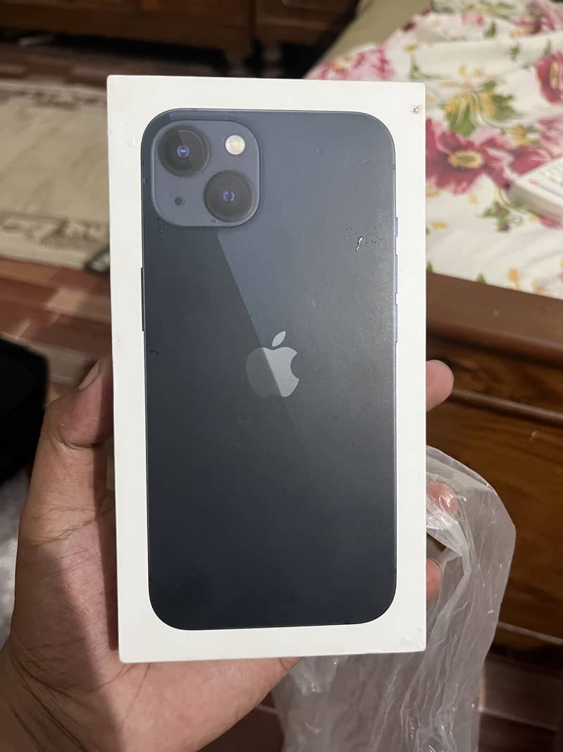 Apple iPhone 13 5