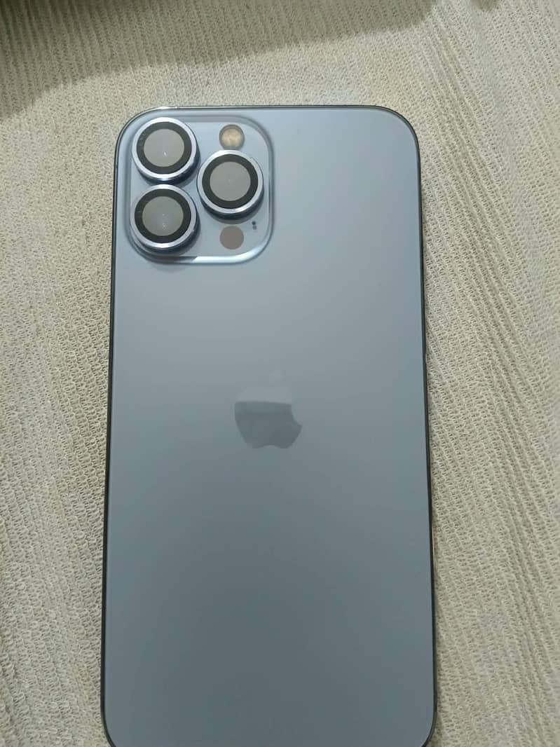 Apple iPhone 13 Pro Max 3