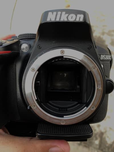 Nikon D5300 with complete accessories + 70-300 original Nikon lens