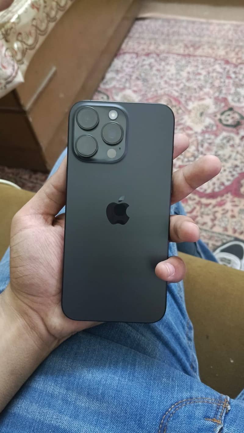 Apple iPhone 15 Pro Max 0