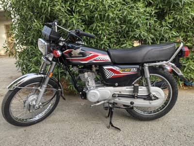 Honda CG 125 2024 Black Lush Bike