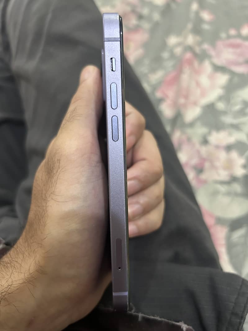 Apple iPhone 12 3
