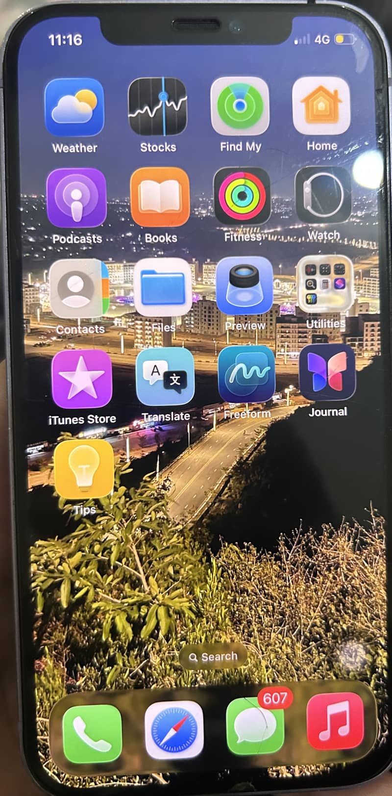 Apple iPhone 12 4