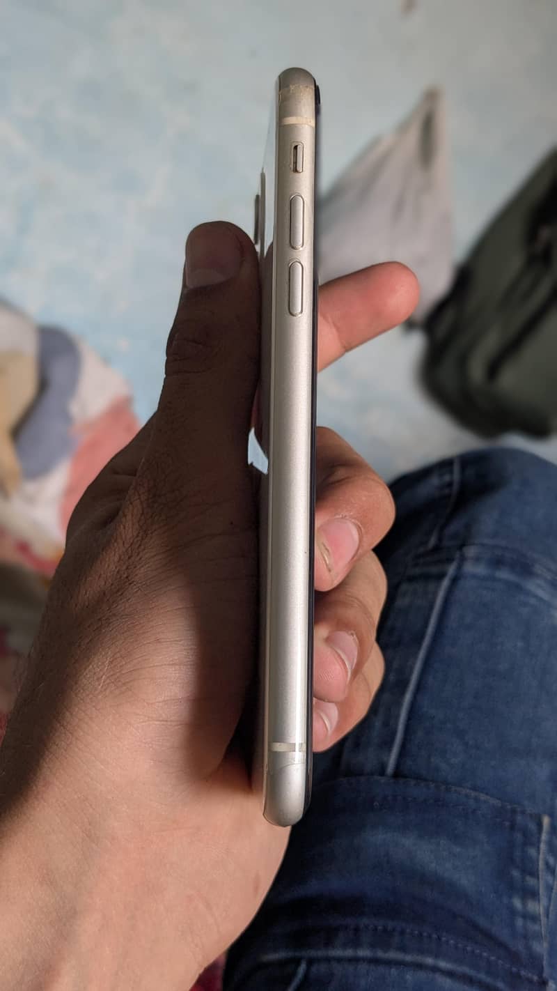 Apple iPhone 11 2