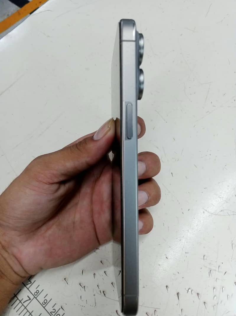 Apple iPhone 15 Pro Max 7