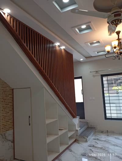 1000 Square Feet House In Central I-11/2 For Sale