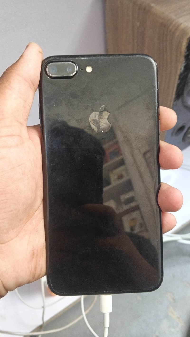 Apple iPhone 7 Plus 1