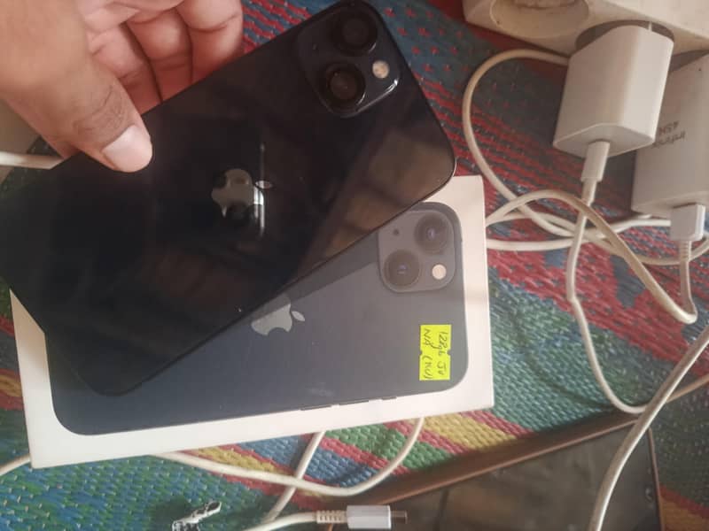 Apple iPhone 13 7