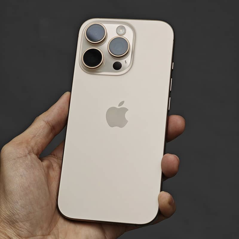 Apple iPhone 16 Pro 1