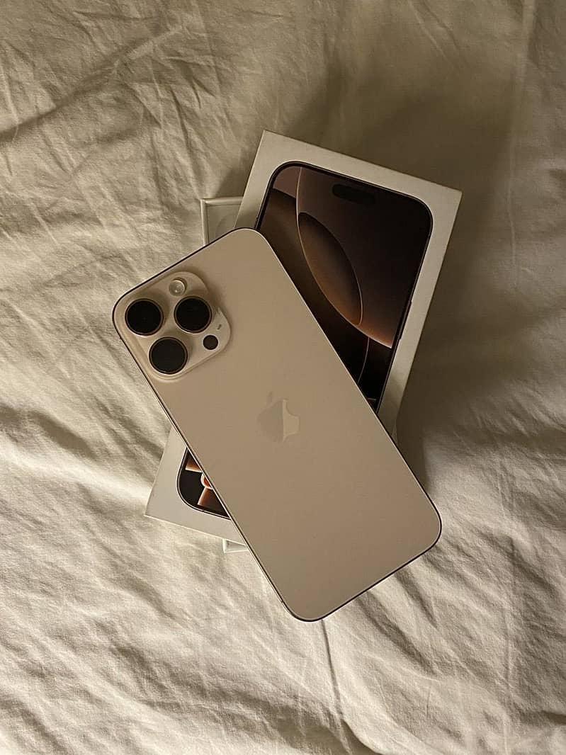 Apple iPhone 16 Pro 0