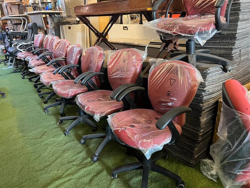 Office chairs/Office table/Draws/Tables/Racks/Sofas/Computer Tables 9