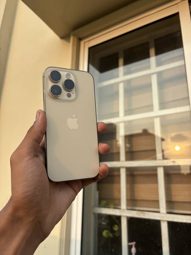Apple iPhone 14 Pro 0