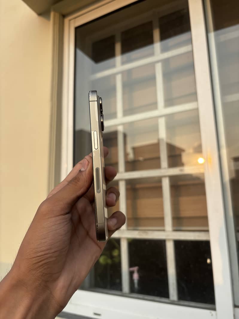 Apple iPhone 14 Pro 2