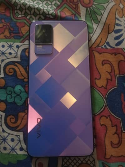 vivo v21e only mobile and charjer