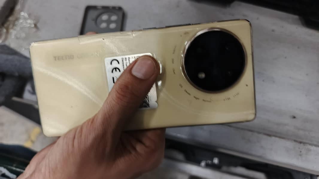 Tecno CAMON 30S 1