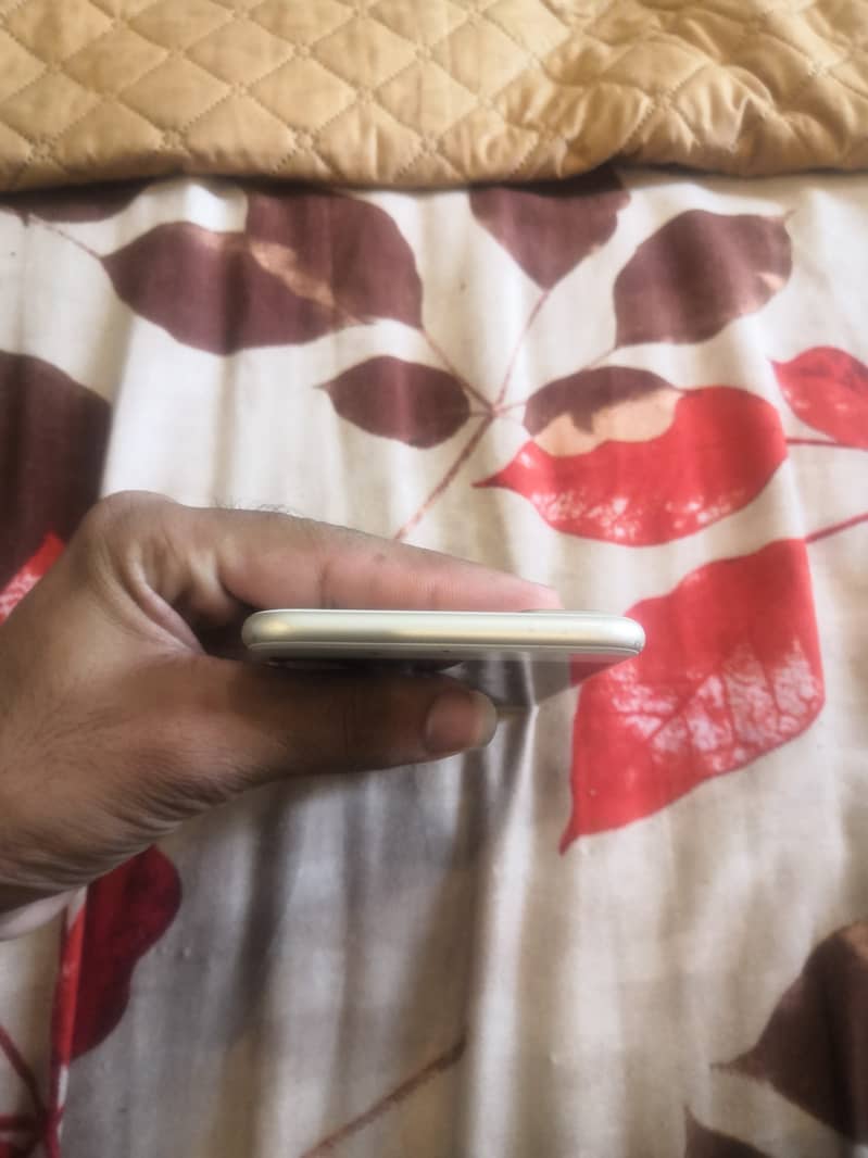 Apple iPhone 7 Plus 1