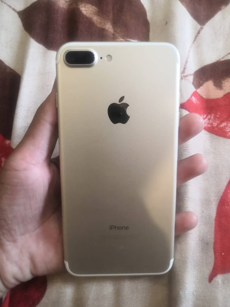 Apple iPhone 7 Plus 6
