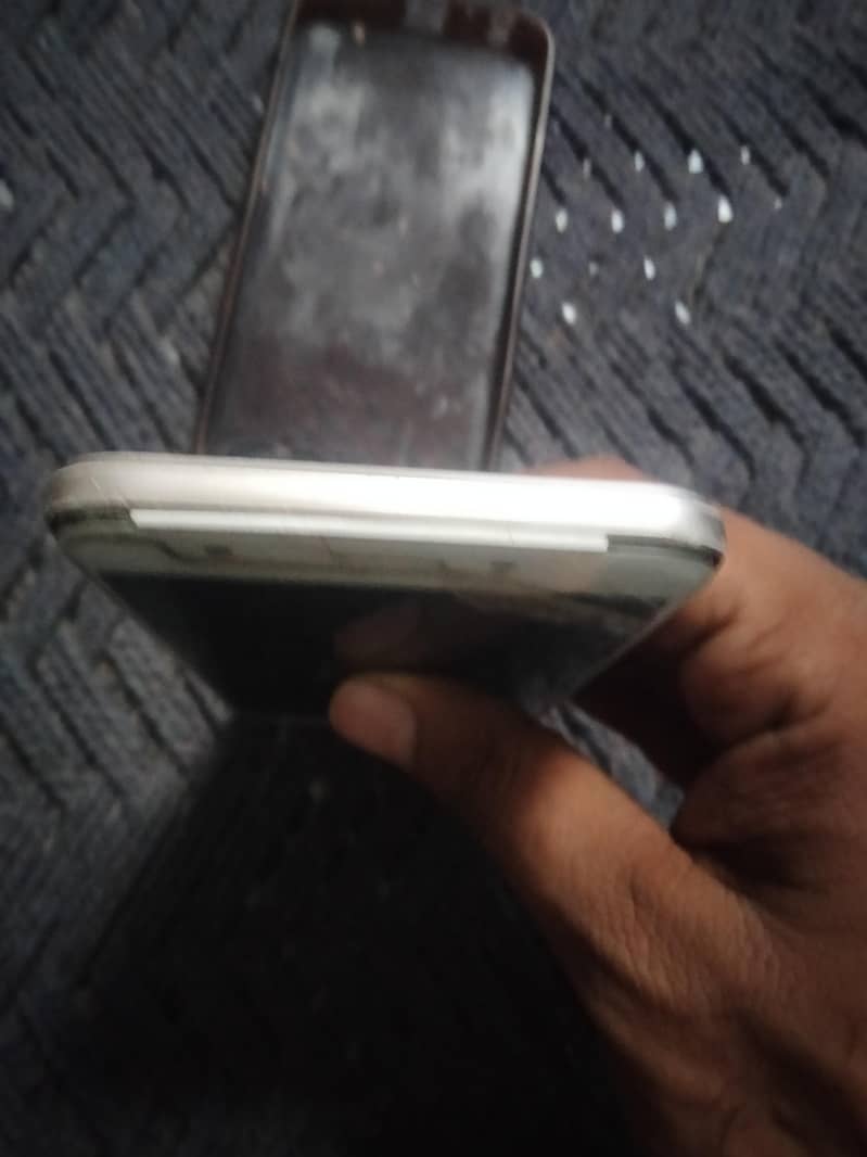 OPPO A57 5
