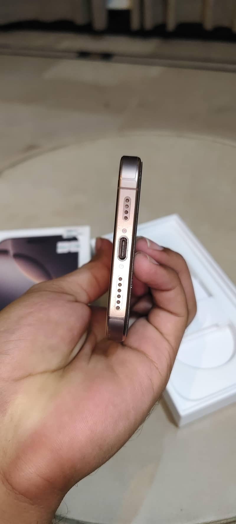 Apple iPhone 16 Pro Max 1