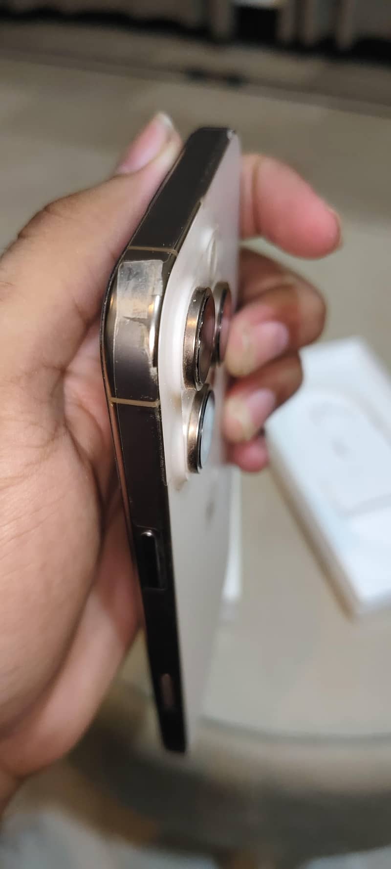 Apple iPhone 16 Pro Max 4